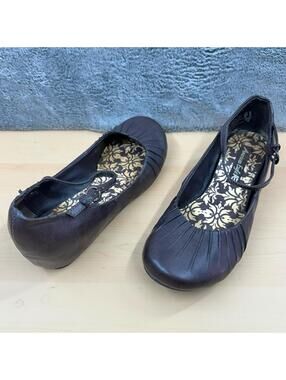 American Eagle Brown Pleated Mary Jane Flats